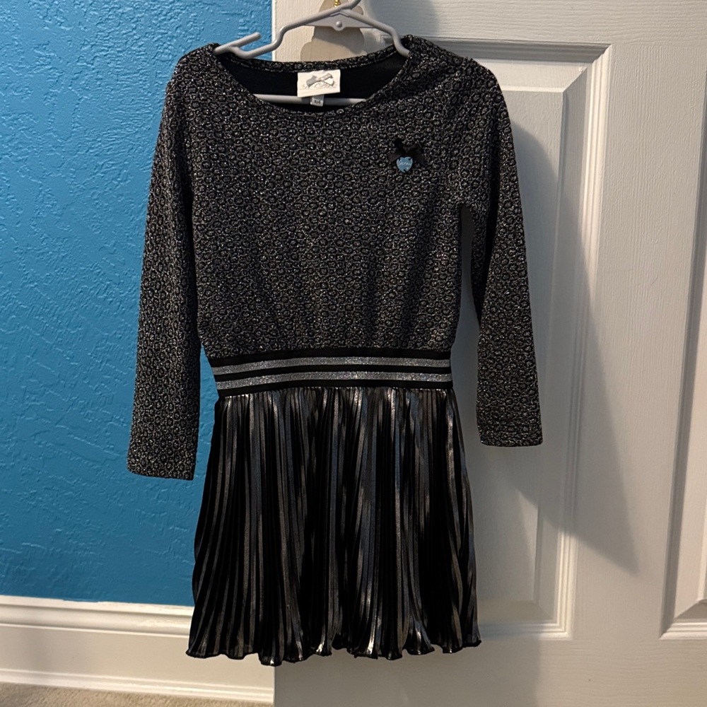 Le Chic size 104 (3-4 Year) sparkle dress